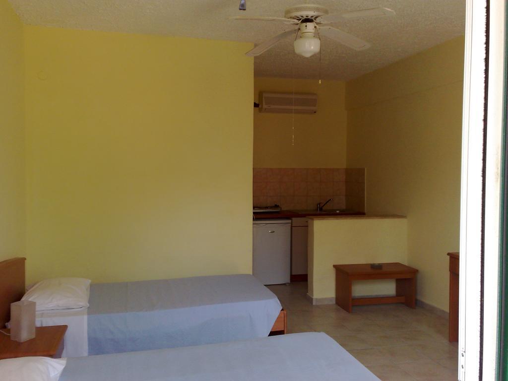 Marabou Beach Apartments Лаганас Екстериор снимка