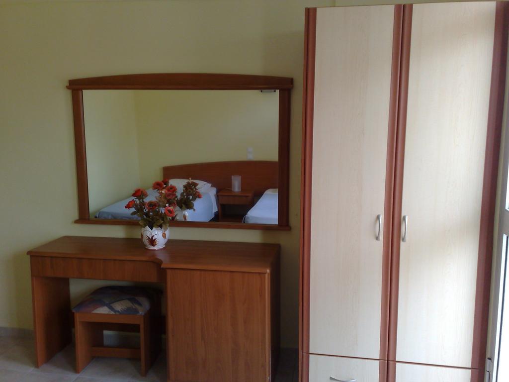 Marabou Beach Apartments Лаганас Екстериор снимка