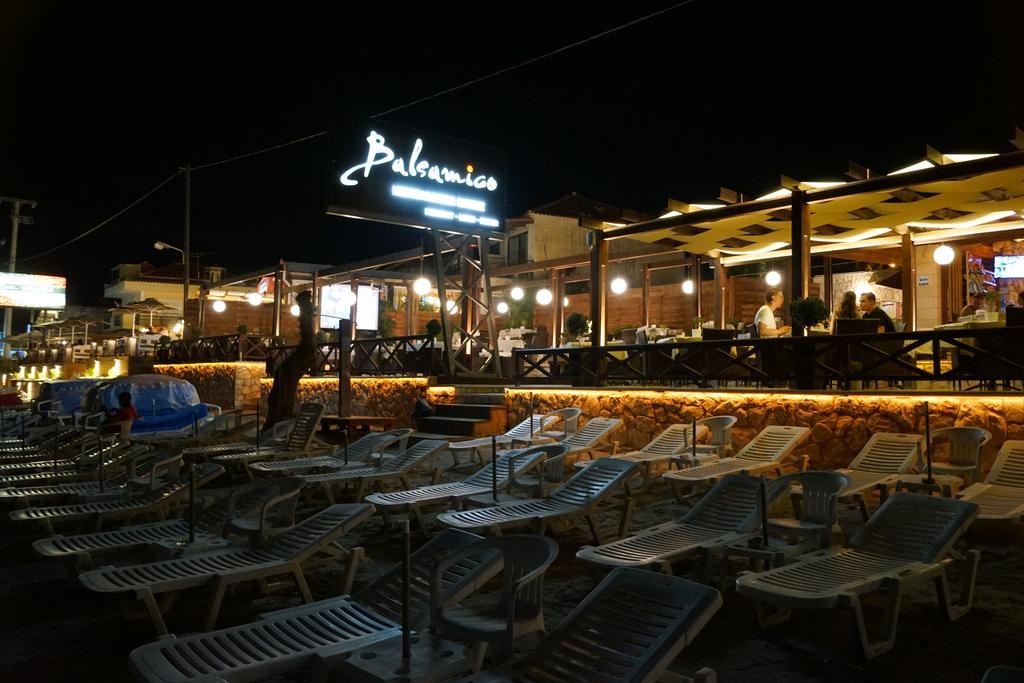 Marabou Beach Apartments Лаганас Екстериор снимка